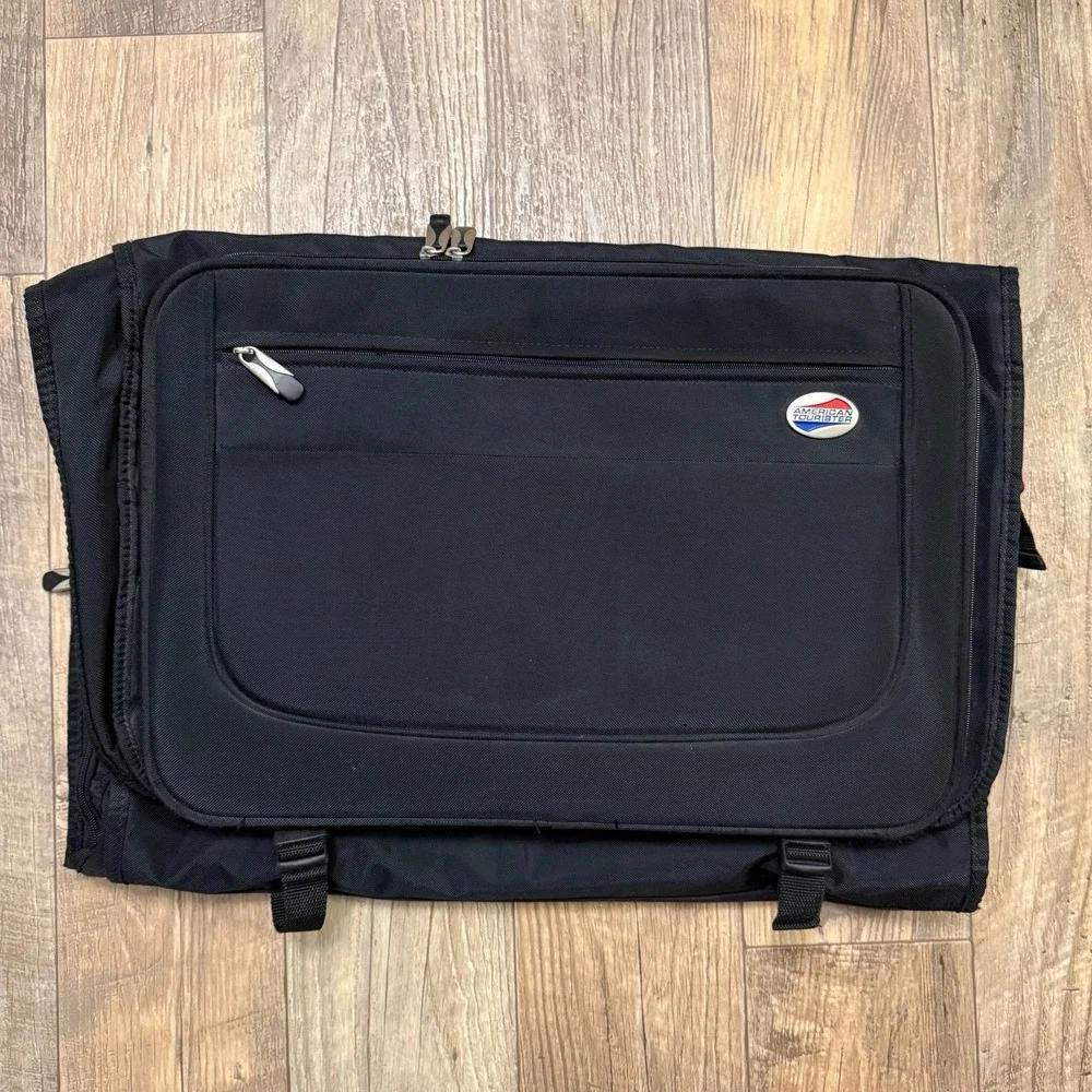 American Tourister garment bag/luggage VTG Black